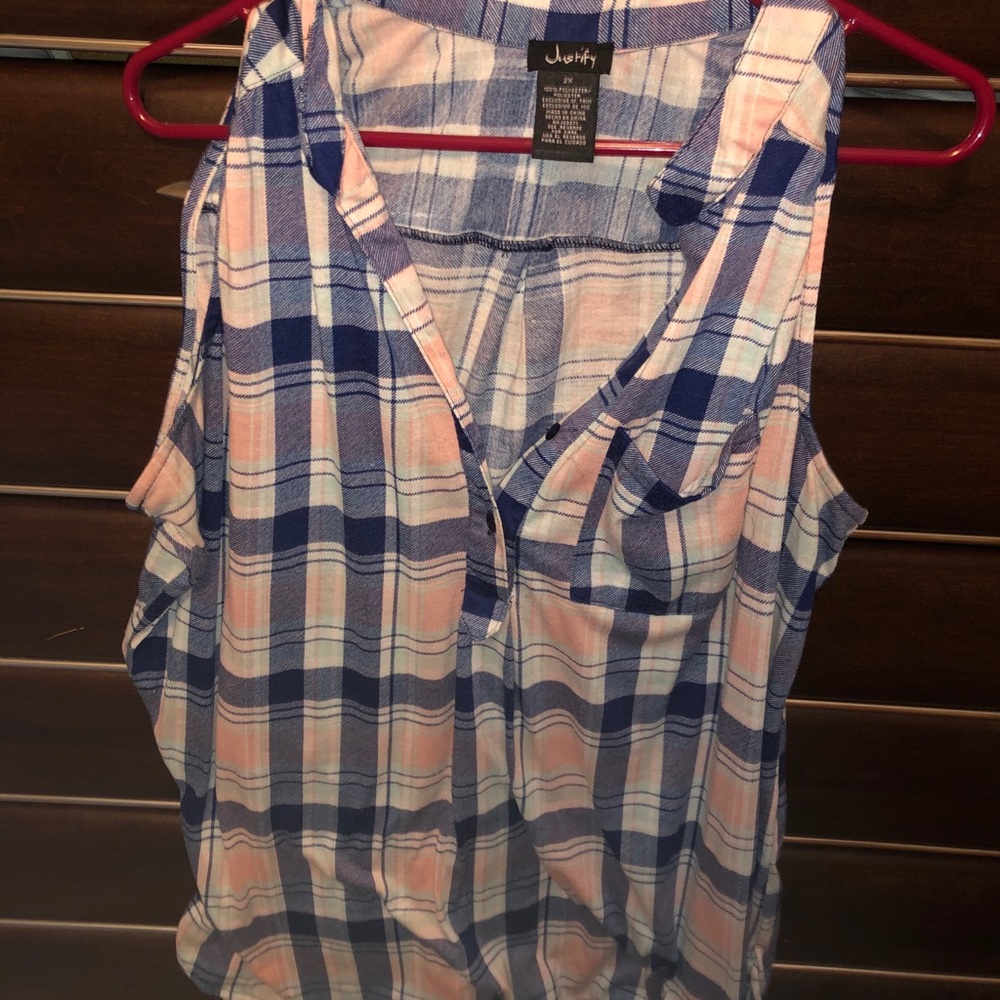 Short sleeve button down